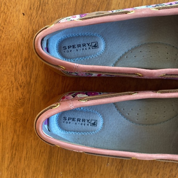 Sperry, size 10 boat shoes, like new! - Picture 4 of 4
